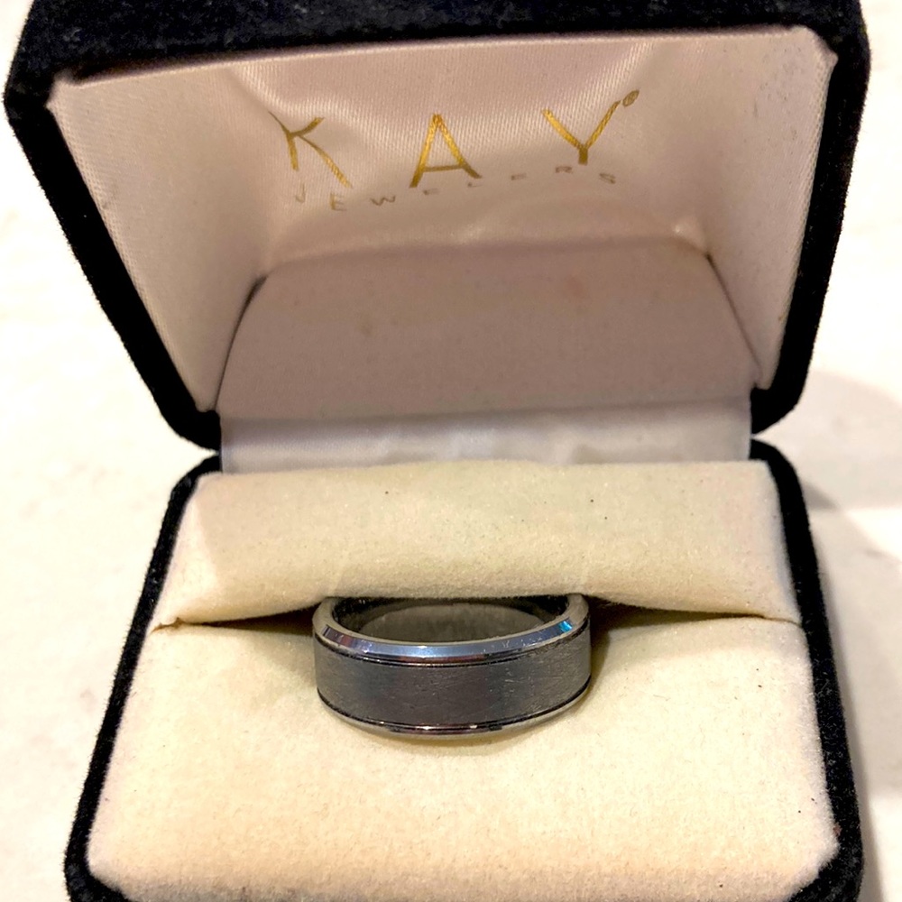 Mens band ring